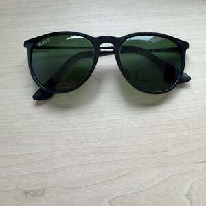 Ray-Ban RB4171 Erika Polarized Sunglasses 54-18 Black Green Lens SCRATCHED